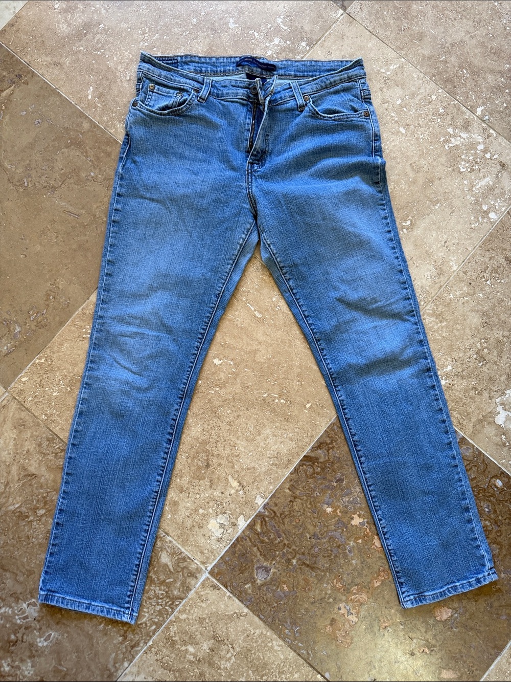 Levi's Women's Skinny Jeans in Medium Blue